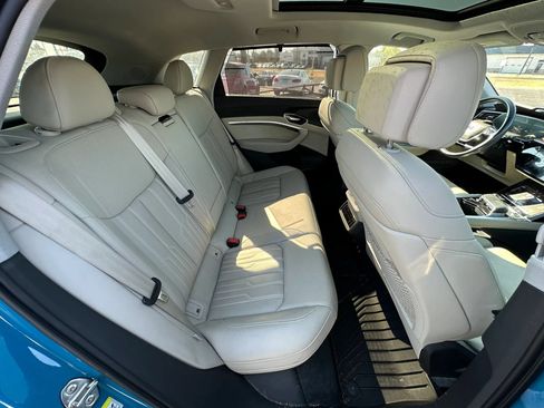Used 2019 Audi e-tron Prestige AWD/4WD image 14
