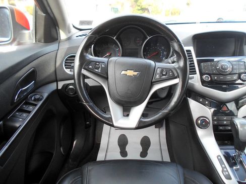 Used 2014 Chevrolet Cruze LT image 11