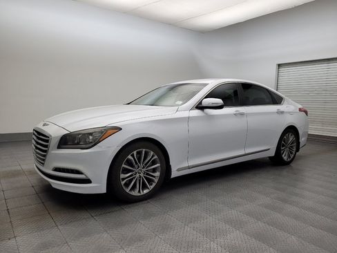 Used 2015 Hyundai Genesis 3.8 image 2