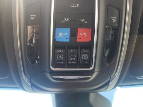 New 2025 Jeep Grand Cherokee L Limited w/ Black Appearance Package image 10