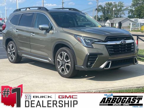 Used 2023 Subaru Ascent Touring AWD/4WD image 1