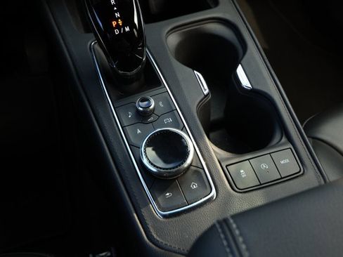 Used 2024 Cadillac XT4 Premium Luxury image 19