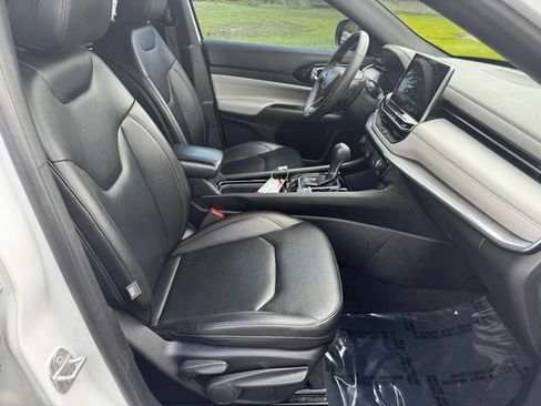 Certified 2024 Jeep Compass Limited AWD/4WD image 14