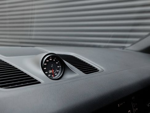 Certified 2022 Porsche Cayenne Coupe AWD/4WD image 19
