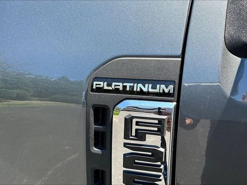 New 2026 Ford F250 Platinum w/ Platinum Plus Package AWD/4WD image 9