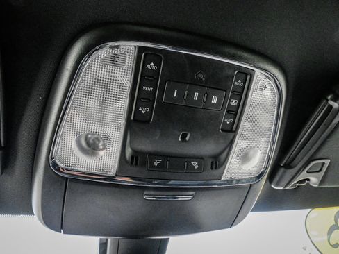 Used 2023 Chrysler 300 S RWD image 27