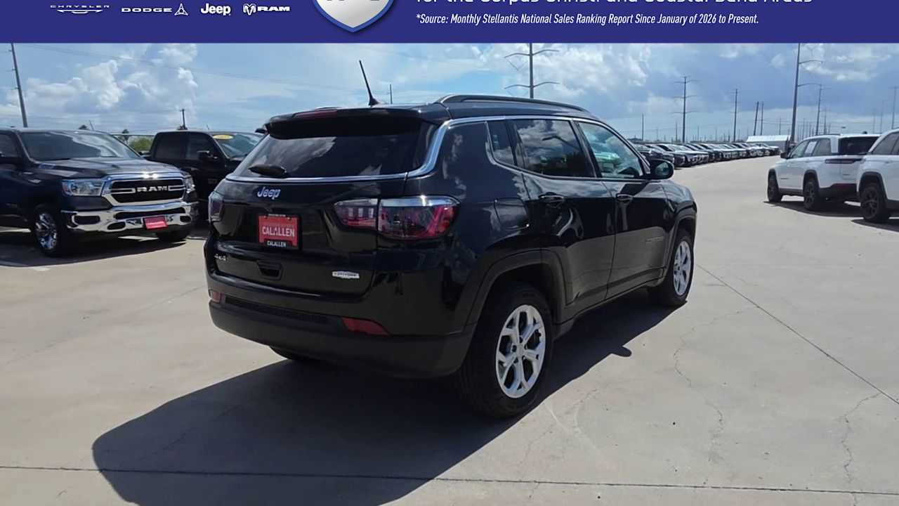 Used 2024 Jeep Compass Latitude AWD/4WD image 8