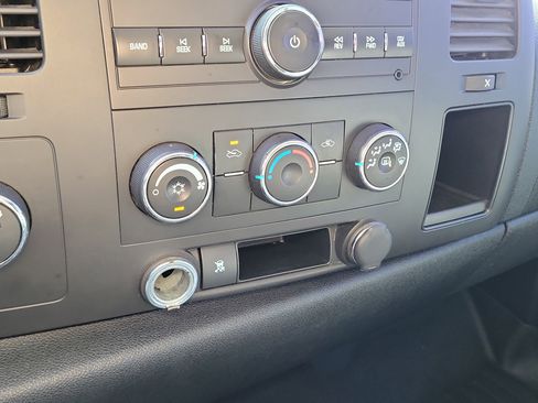 Used 2010 GMC Sierra 1500 SLE AWD/4WD image 26