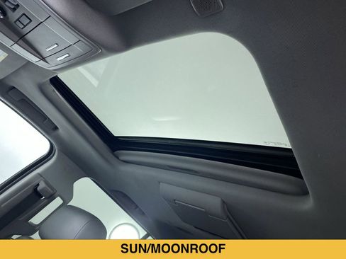 Used 2018 Chevrolet Suburban LT AWD/4WD image 11