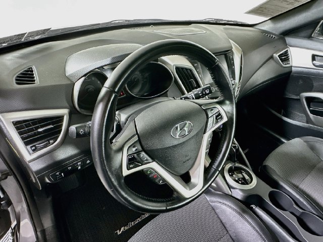 Used 2016 Hyundai Veloster w/ Option Group 03 FWD image 11