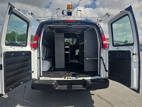 Used 2016 Chevrolet Express 2500 RWD image 9