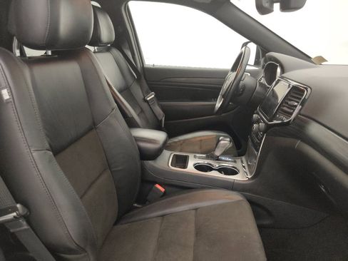 Used 2019 Jeep Grand Cherokee Altitude RWD image 21