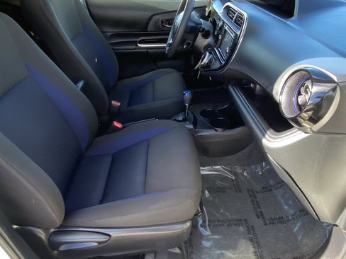 Used 2018 Toyota Prius C Two image 10