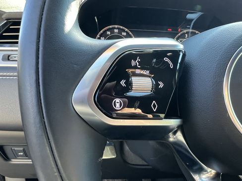 Certified 2025 Jaguar F-PACE R-Dynamic S image 21