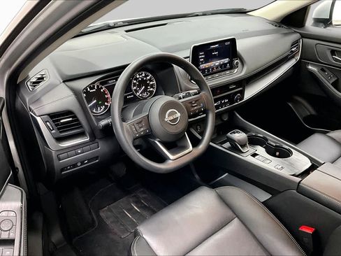 Used 2024 Nissan Rogue SV FWD image 17