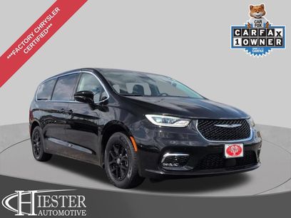 Used 2024 Chrysler Pacifica Touring-L