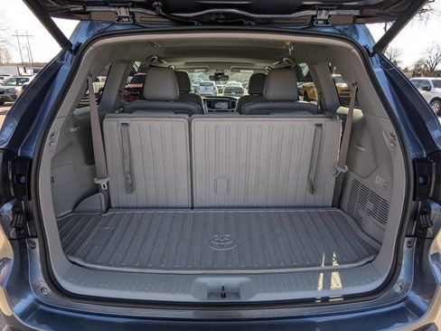 Used 2019 Toyota Highlander XLE image 31