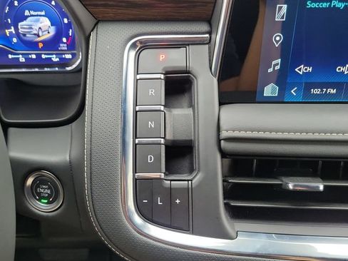 Used 2024 Chevrolet Tahoe Premier w/ Premium Package 2 RWD image 23