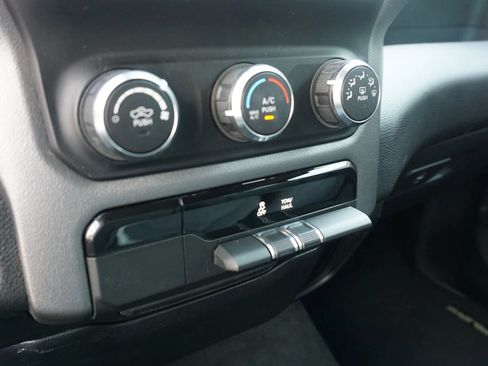 Used 2019 RAM 1500 Big Horn image 18