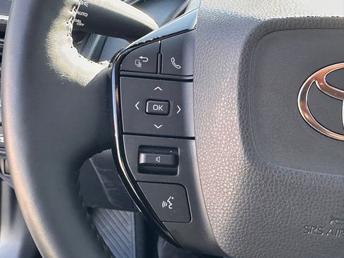 Used 2025 Toyota Prius XLE image 20