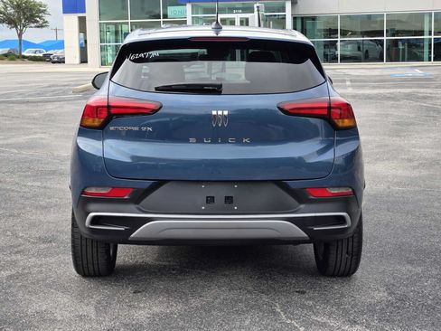 Certified 2024 Buick Encore GX Preferred w/ Comfort Package FWD image 4