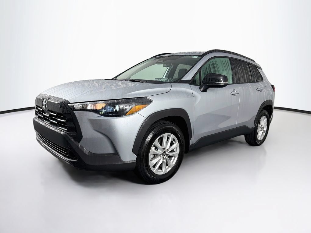 Used 2026 Toyota Corolla Cross LE FWD image 3