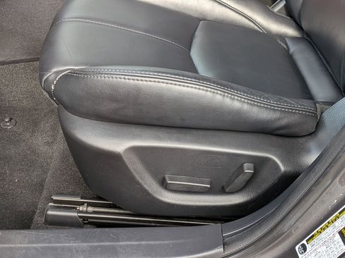 Used 2018 MAZDA MAZDA3 Touring image 12