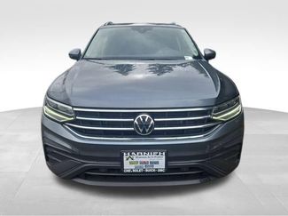 Certified 2022 Volkswagen Tiguan SE w/ Panoramic Sunroof Package video 2