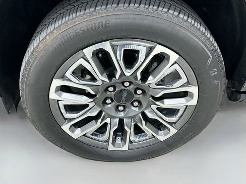 Used 2023 GMC Yukon XL Denali Ultimate image 35