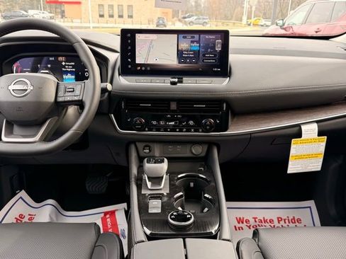 New 2026 Nissan Rogue Platinum w/ Tech Package AWD/4WD image 26