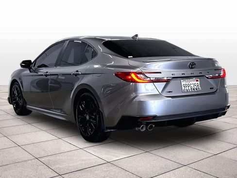 Used 2025 Toyota Camry SE FWD image 13