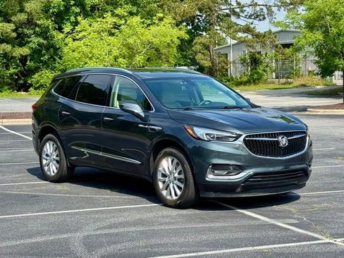 Used 2020 Buick Enclave Essence FWD image 11