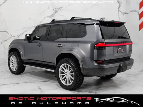 Used 2024 Lexus GX 550 w/ Accessory Package (2T) AWD/4WD image 9