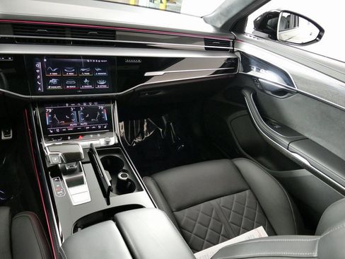 Used 2022 Audi S8 image 26