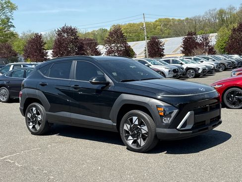 Used 2024 Hyundai Kona SEL AWD/4WD image 1