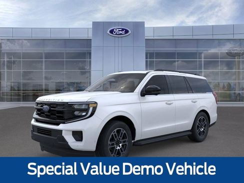 New 2025 Ford Expedition Active image 1