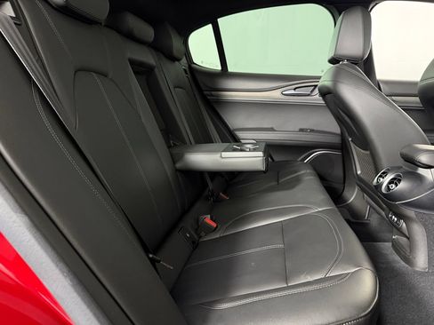 Used 2023 Alfa Romeo Stelvio Ti AWD/4WD image 30