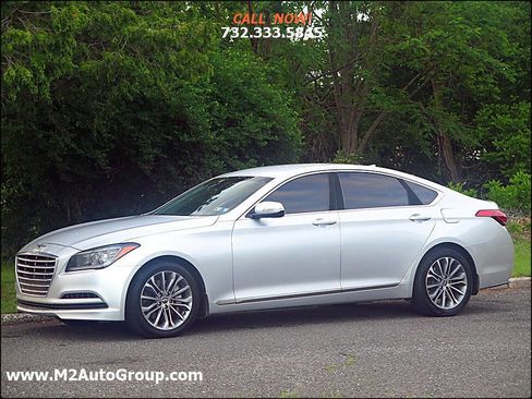 Used 2015 Hyundai Genesis 3.8 image 1