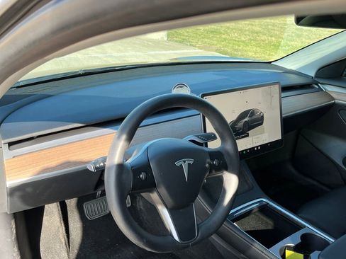 Used 2023 Tesla Model 3 Standard Range image 16