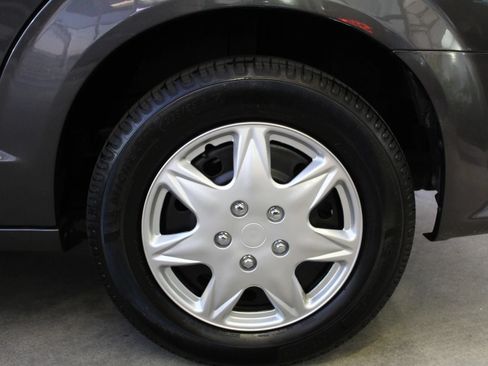 Used 2019 Dodge Grand Caravan SE FWD image 36