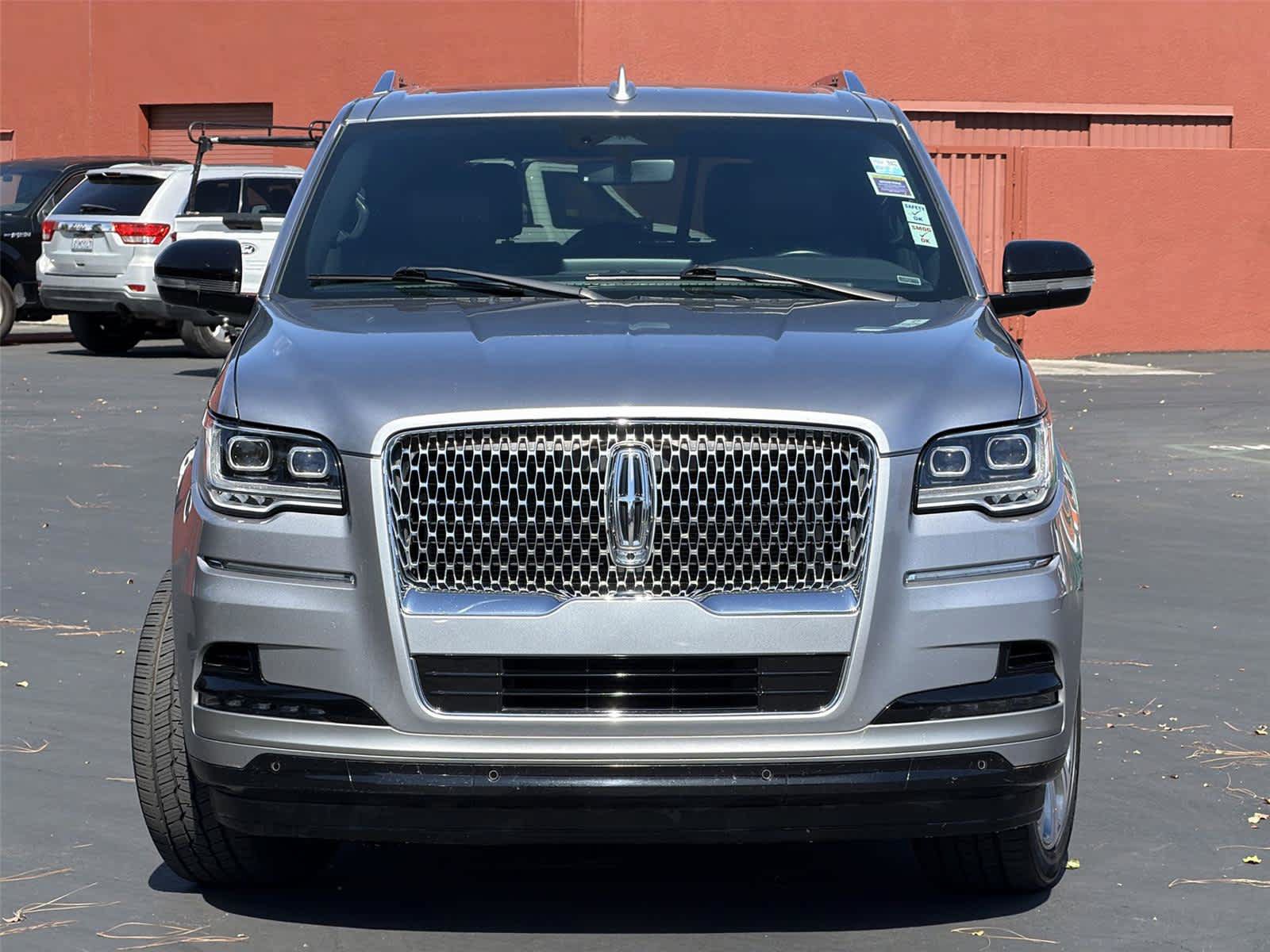 Used 2024 Lincoln Navigator Premiere AWD/4WD image 7