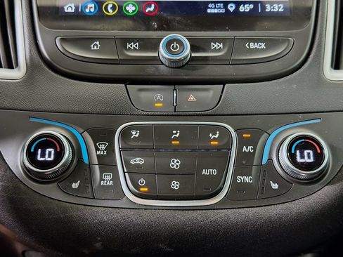 Used 2024 Chevrolet Malibu LT FWD image 18