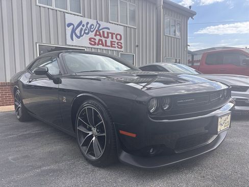 Used 2015 Dodge Challenger R/T Scat Pack RWD image 1