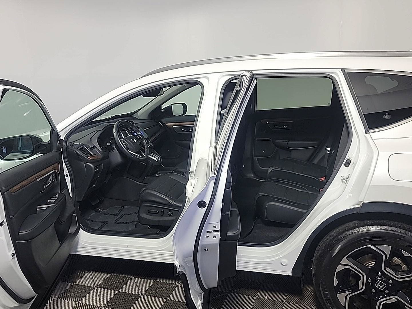 Certified 2019 Honda CR-V Touring image 16