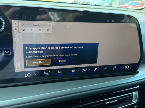 Used 2024 Chevrolet Traverse LT w/ Enhanced Driving Package image 53