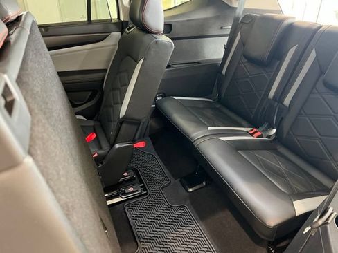 Used 2024 Volkswagen Atlas Peak Edition SE AWD/4WD image 16