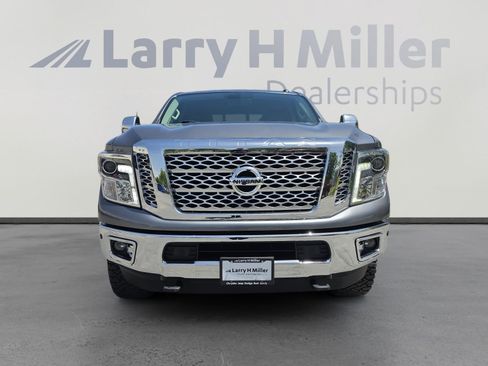 Used 2016 Nissan Titan SL AWD/4WD image 8
