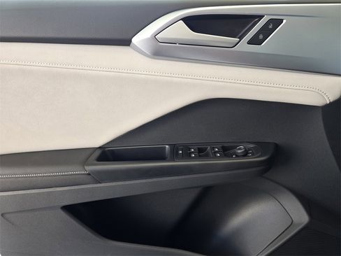 New 2025 Volkswagen Taos SE image 16