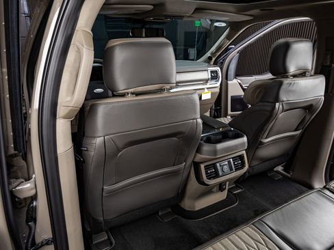 Used 2026 Ford F350 Platinum w/ Platinum Plus Package image 34