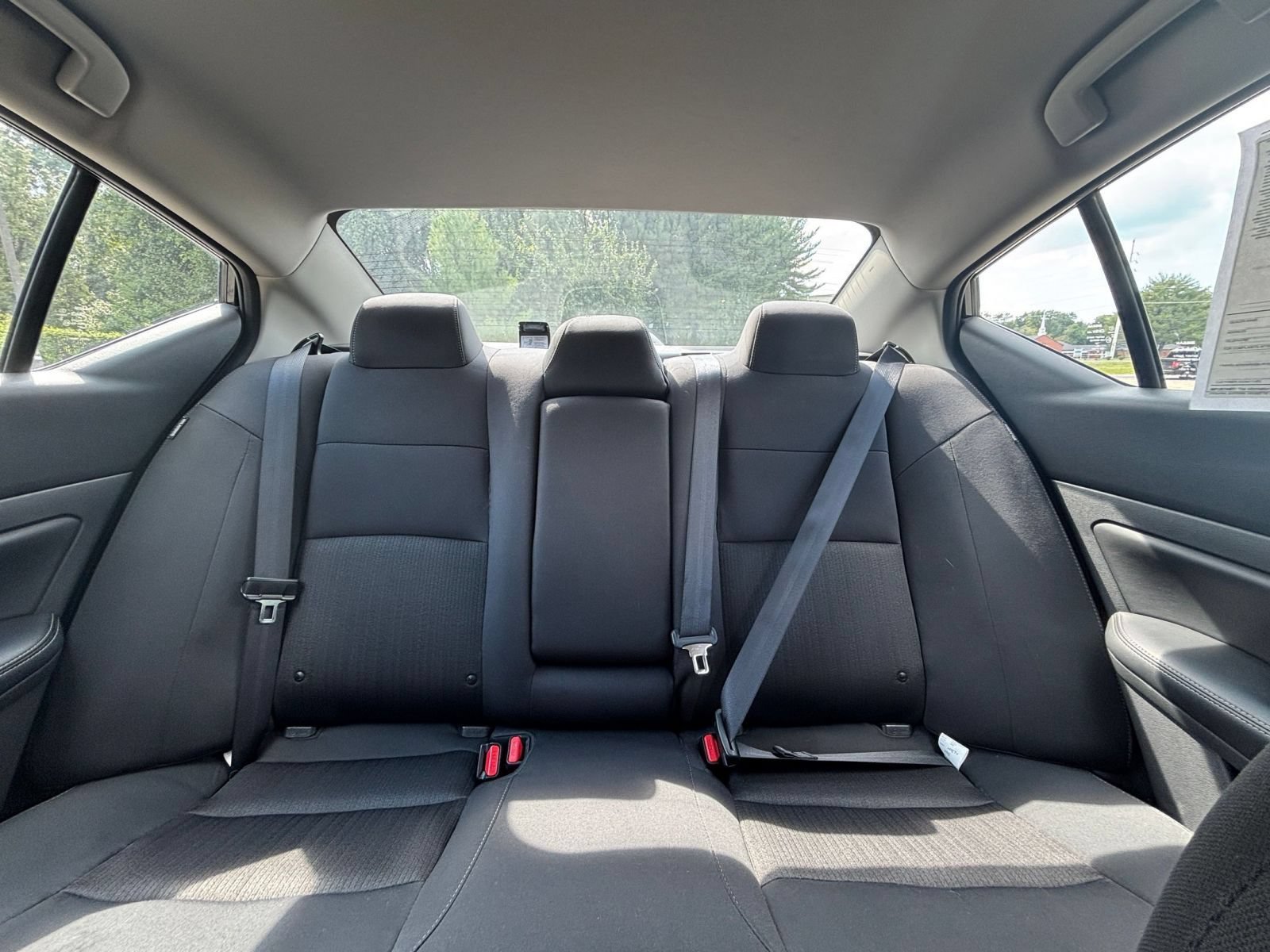 Used 2025 Nissan Altima 2.5 SV FWD image 37